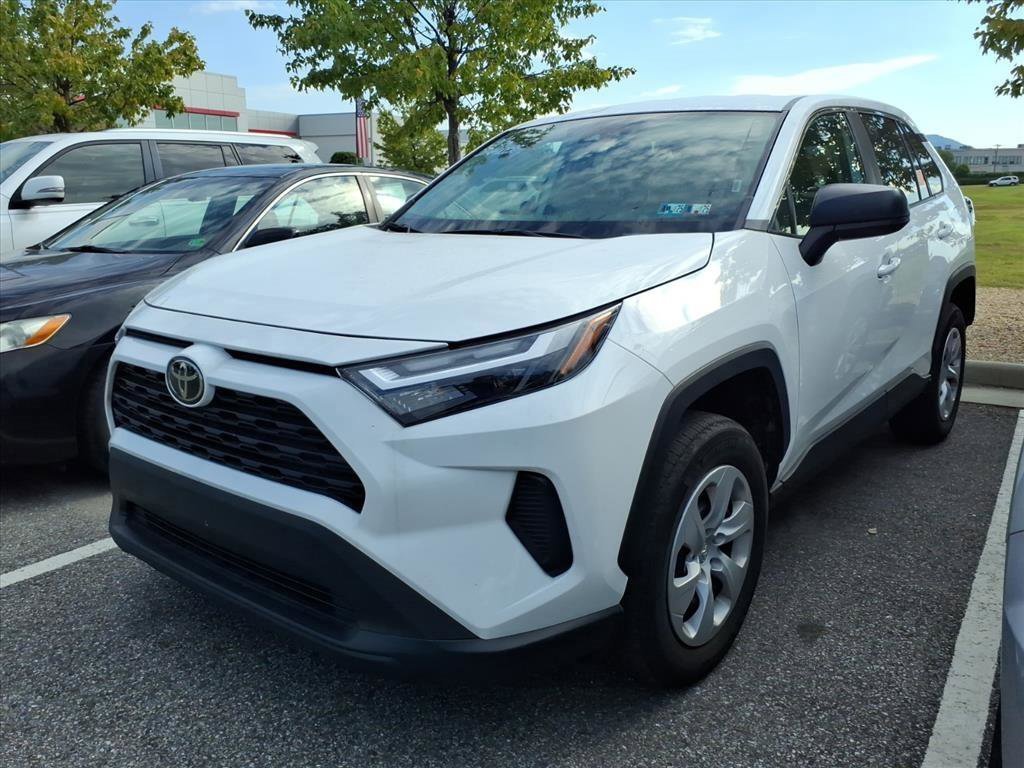 2024 Toyota RAV4 LE photo 3