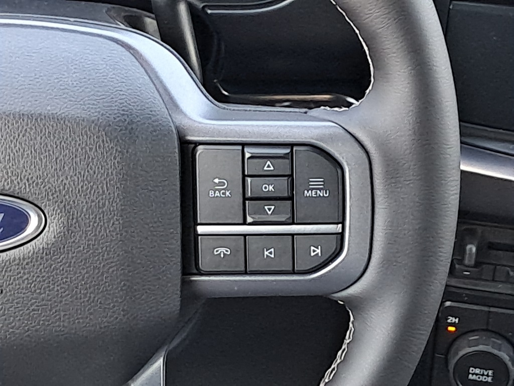 2025 Ford F-350 Lariat photo 13