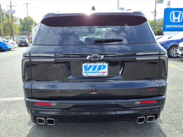 2025 Chevrolet Traverse RS photo 4