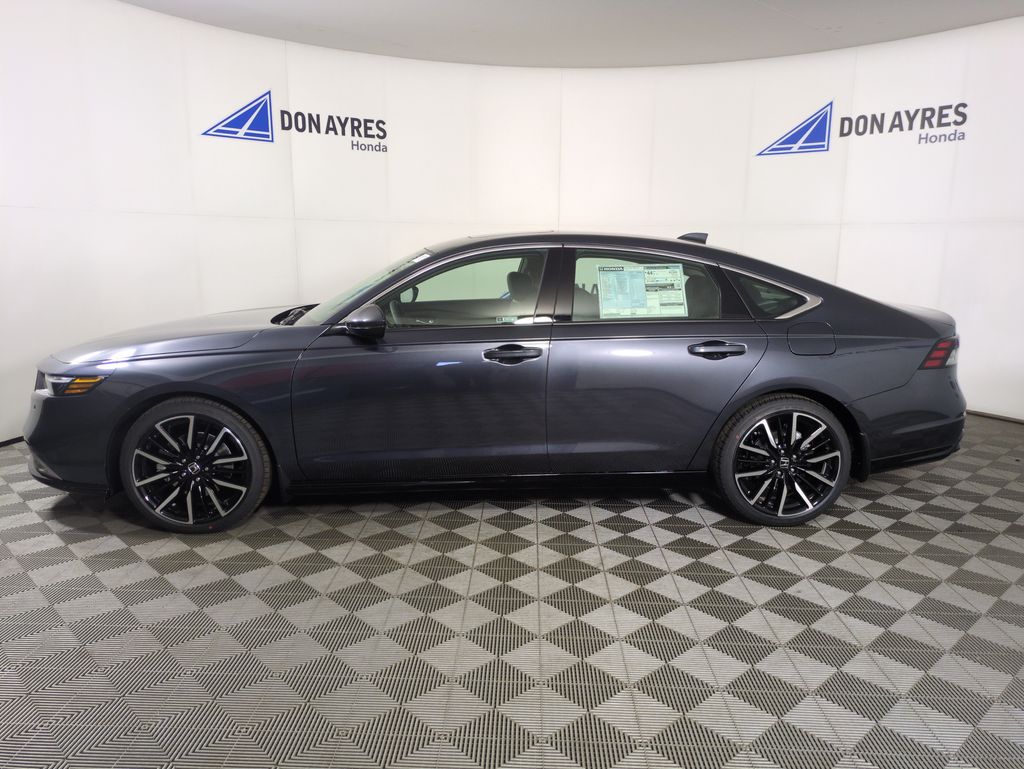 2025 Honda Accord Hybrid Touring photo 2