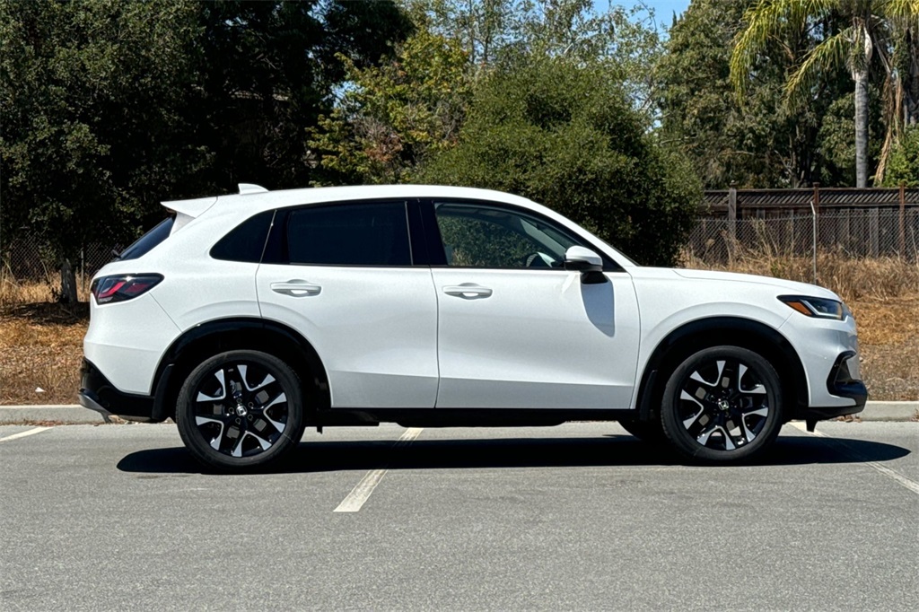 2026 Honda HR-V EX-L photo 3