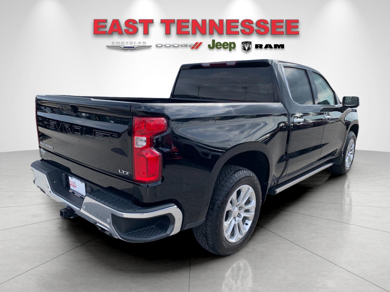 2023 Chevrolet Silverado 1500 LTZ photo 3