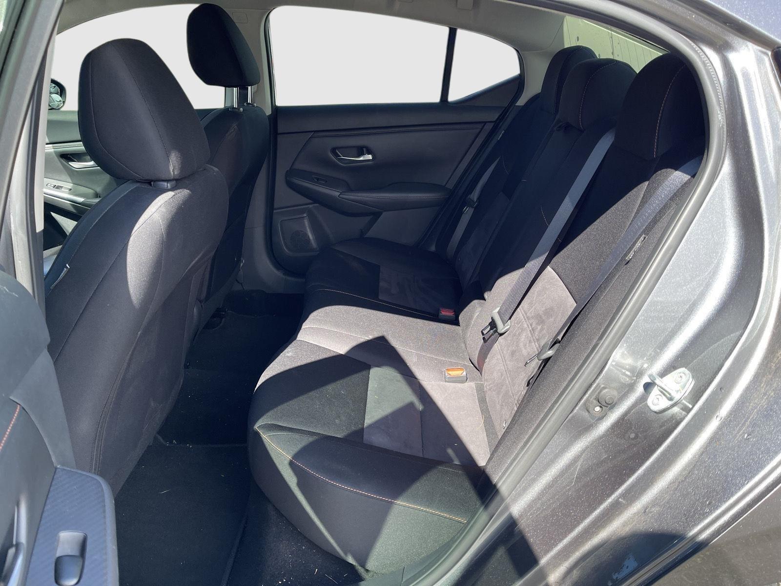 2021 Nissan Sentra SR photo 13