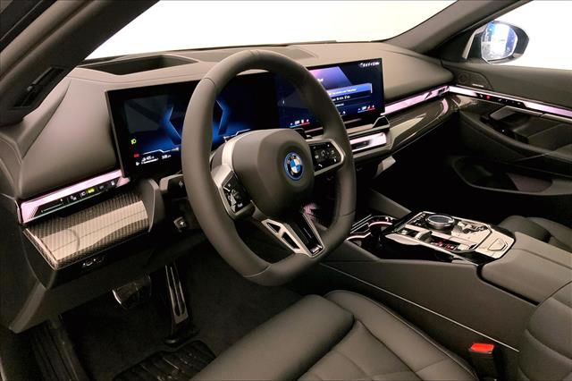 2026 Bmw 550e 550e xDrive photo 4