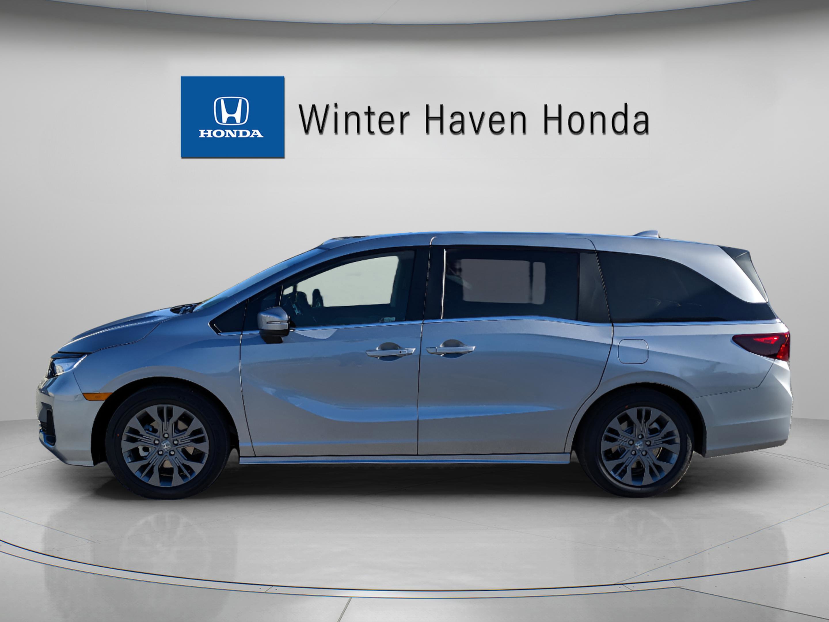2026 Honda Odyssey Touring photo 4