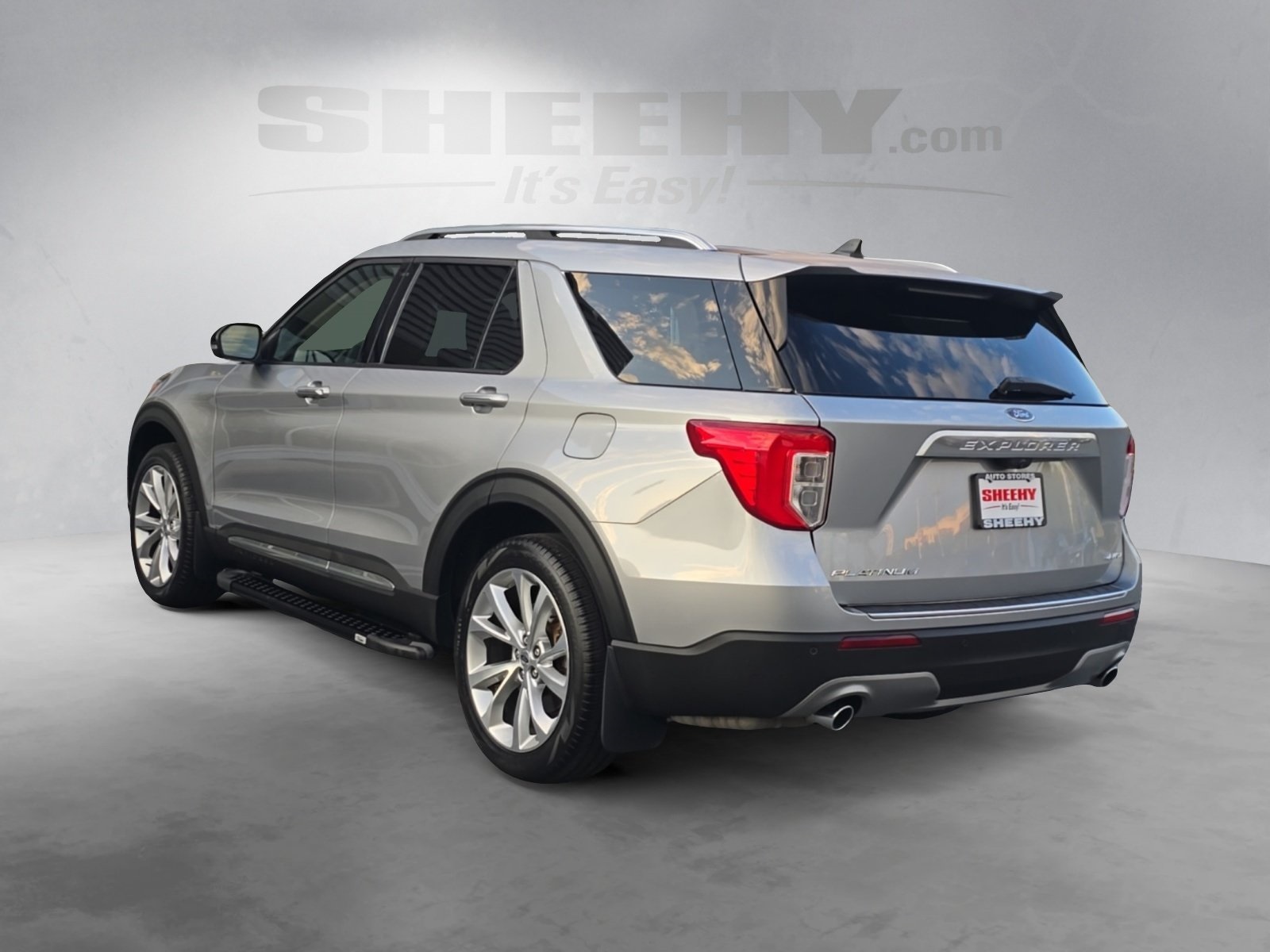 2022 Ford Explorer Hybrid Platinum photo 12