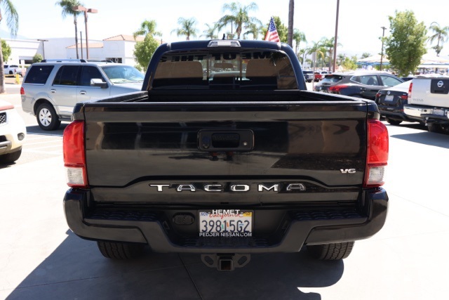 2017 Toyota Tacoma SR5 photo 4