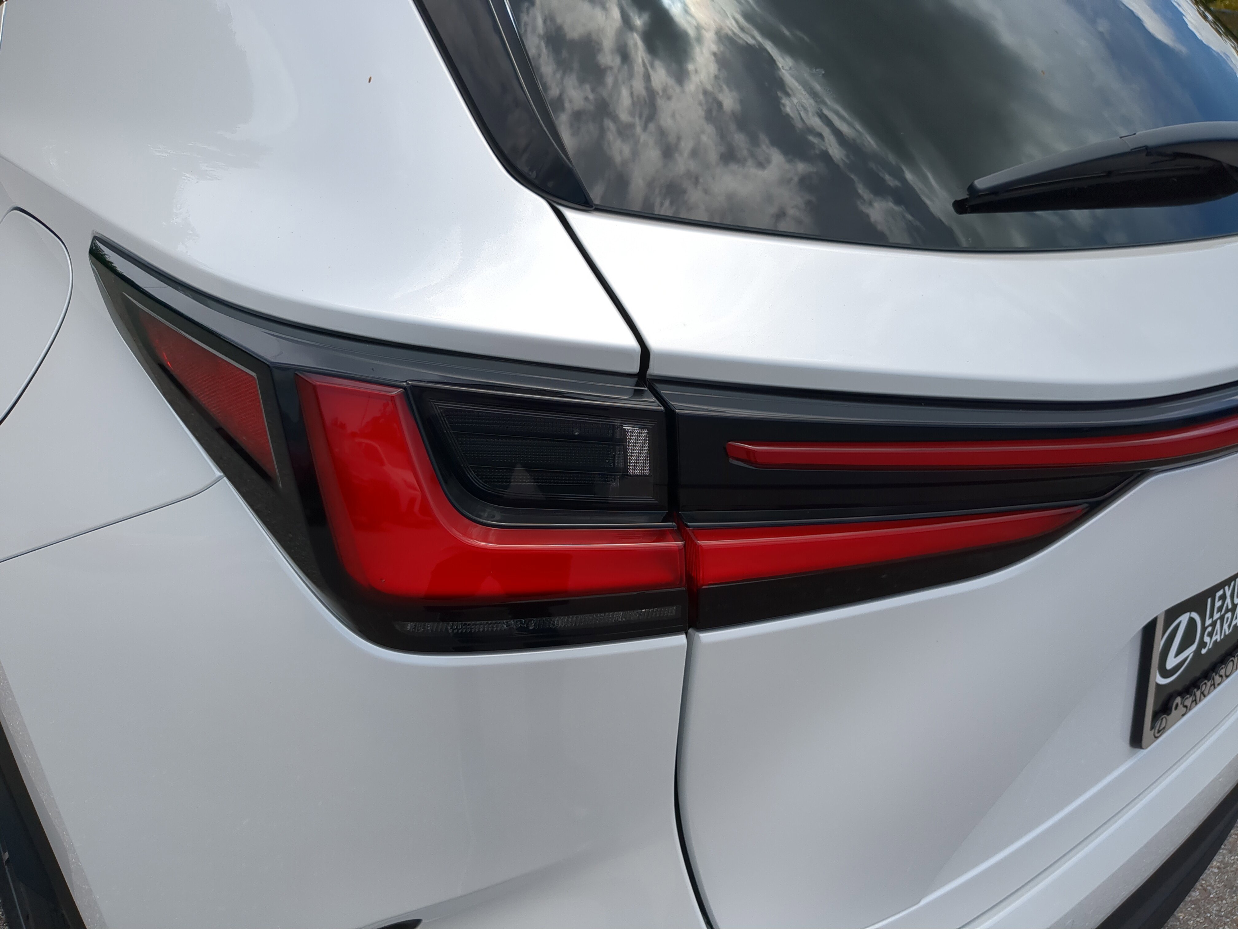 2025 Lexus NX 350h photo 10