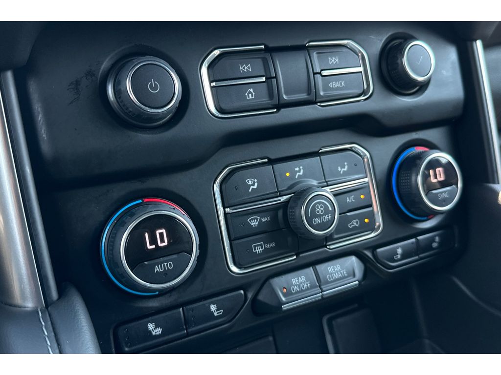 2022 Chevrolet Suburban 1500 Z71 photo 29