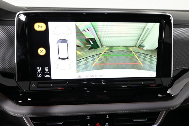 2026 Volkswagen Atlas Cross Sport SEL photo 2