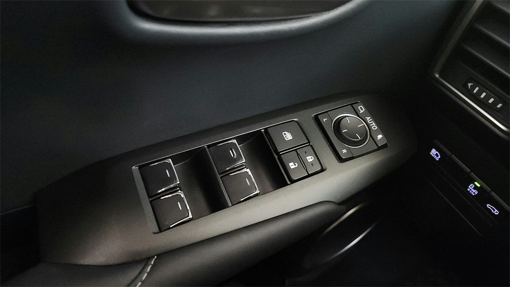 2021 Lexus NX 300 photo 23