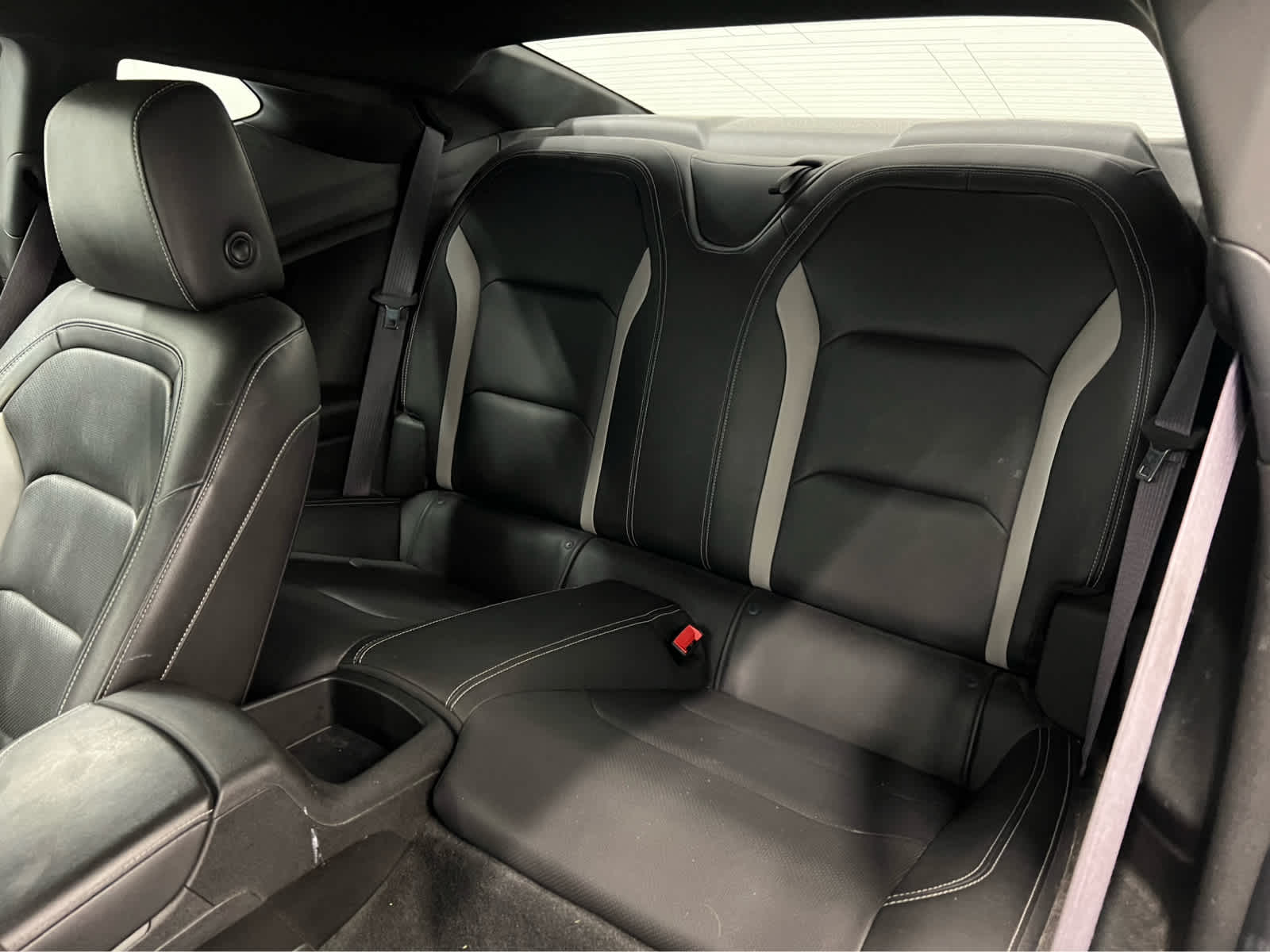 2016 Chevrolet Camaro 2LT photo 28
