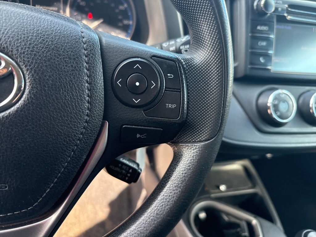 2017 Toyota RAV4 LE photo 21