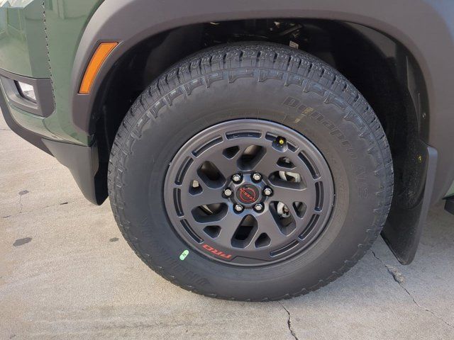 2025 Nissan Frontier PRO-X Crew Cab photo 10