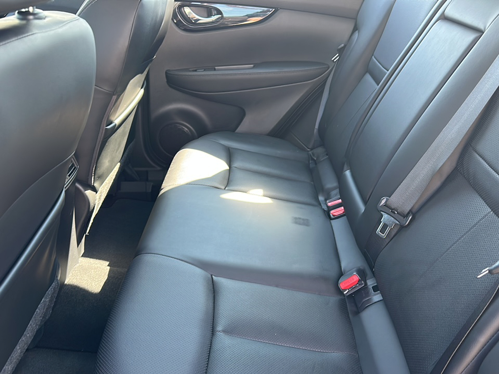 2022 Nissan Rogue Sport SL photo 3