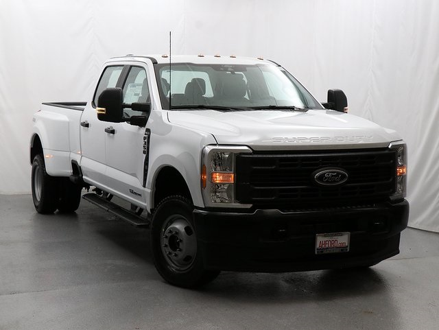 New 2025 Oxford White Ford F-350® XL image 1