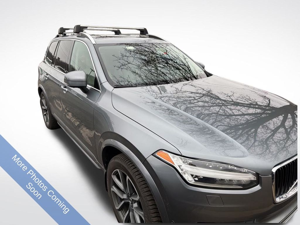 2017 Volvo XC90 Momentum's photo