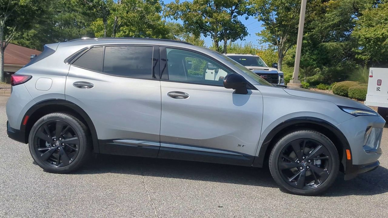 2025 Buick Envision Sport Touring photo 9