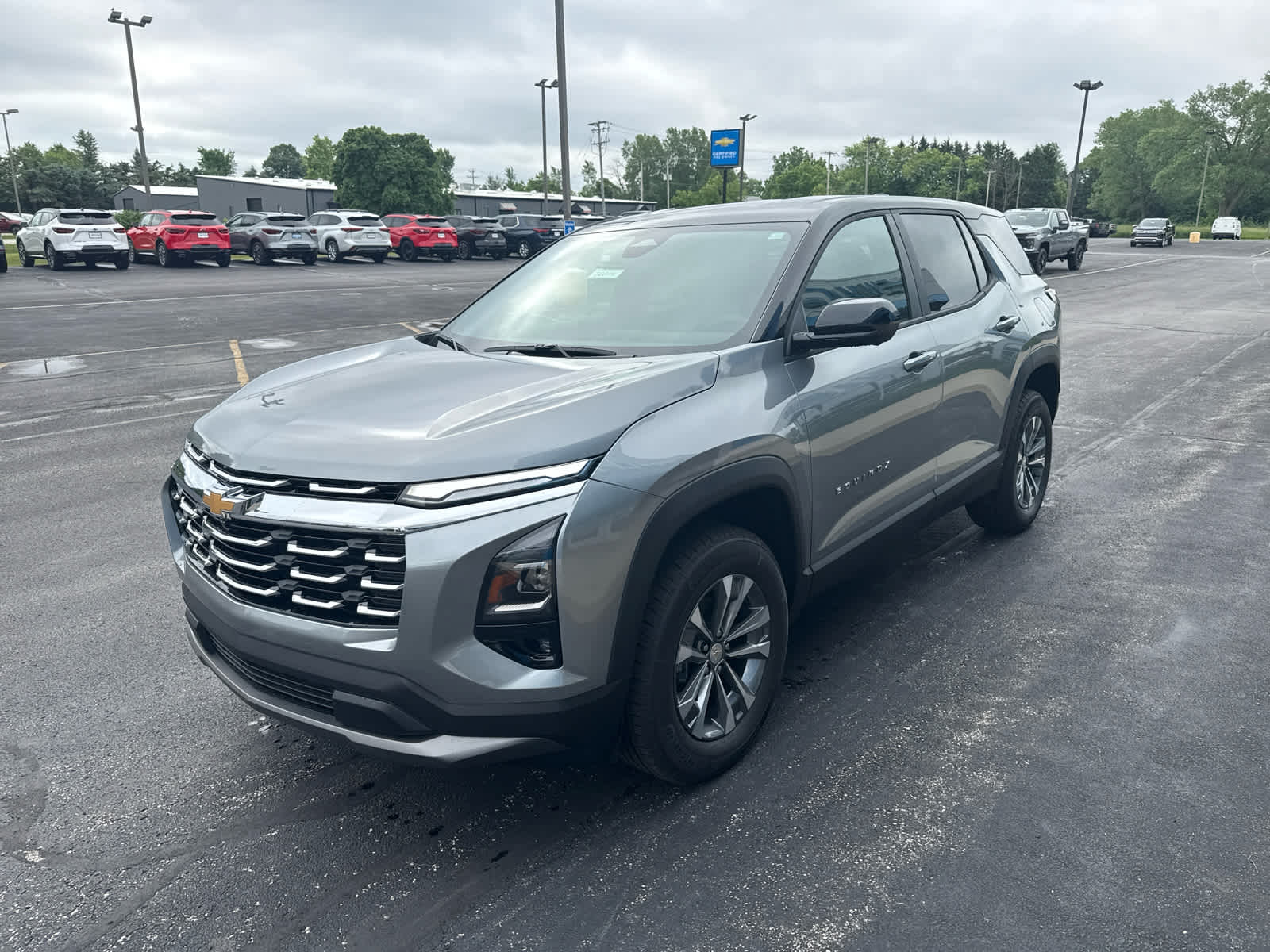 2026 Chevrolet Equinox LT photo 3