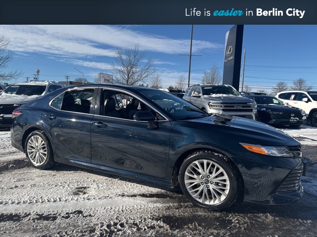 2020 Toyota Camry XLE's photo