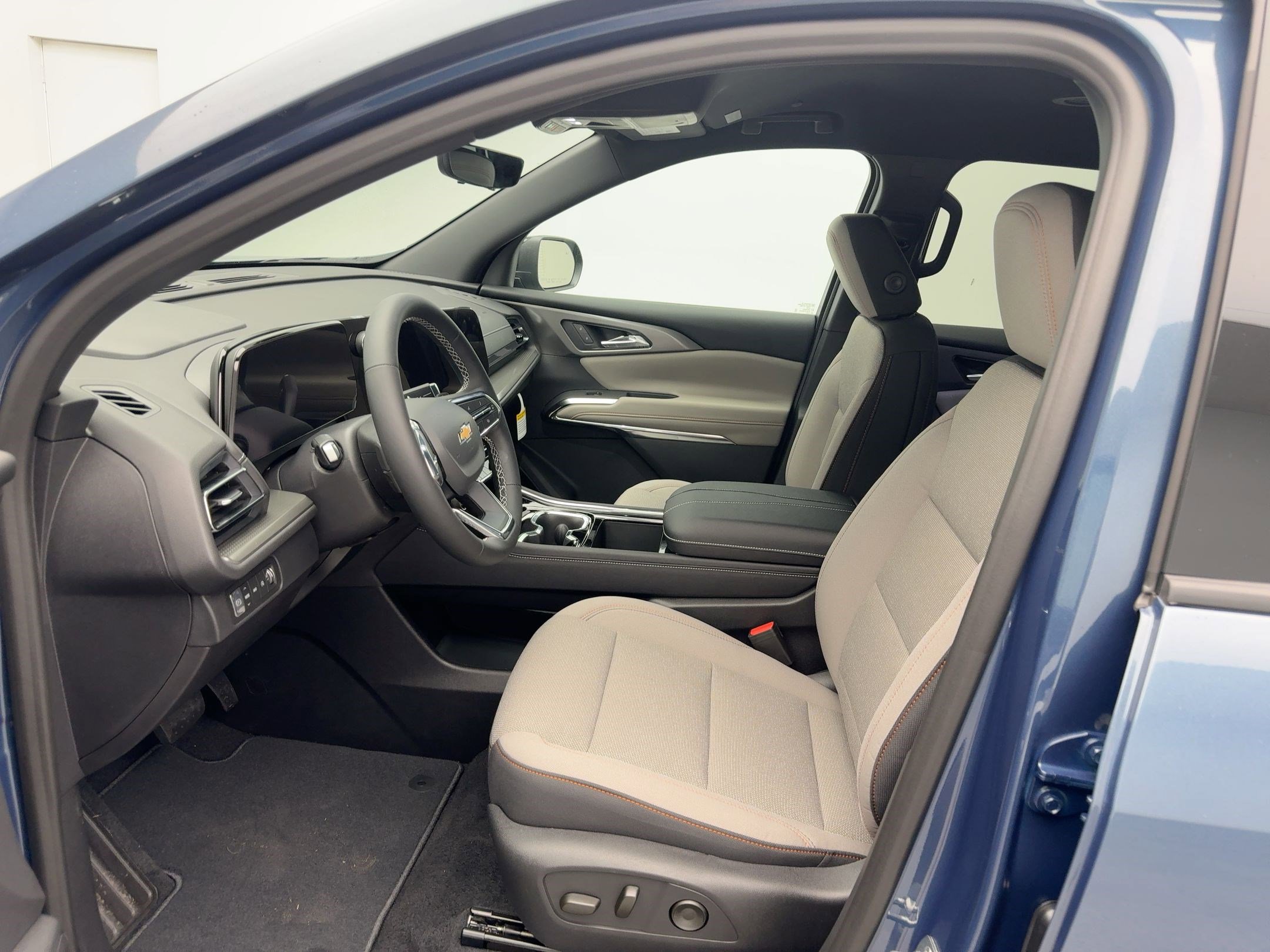 2026 Chevrolet Traverse photo 5