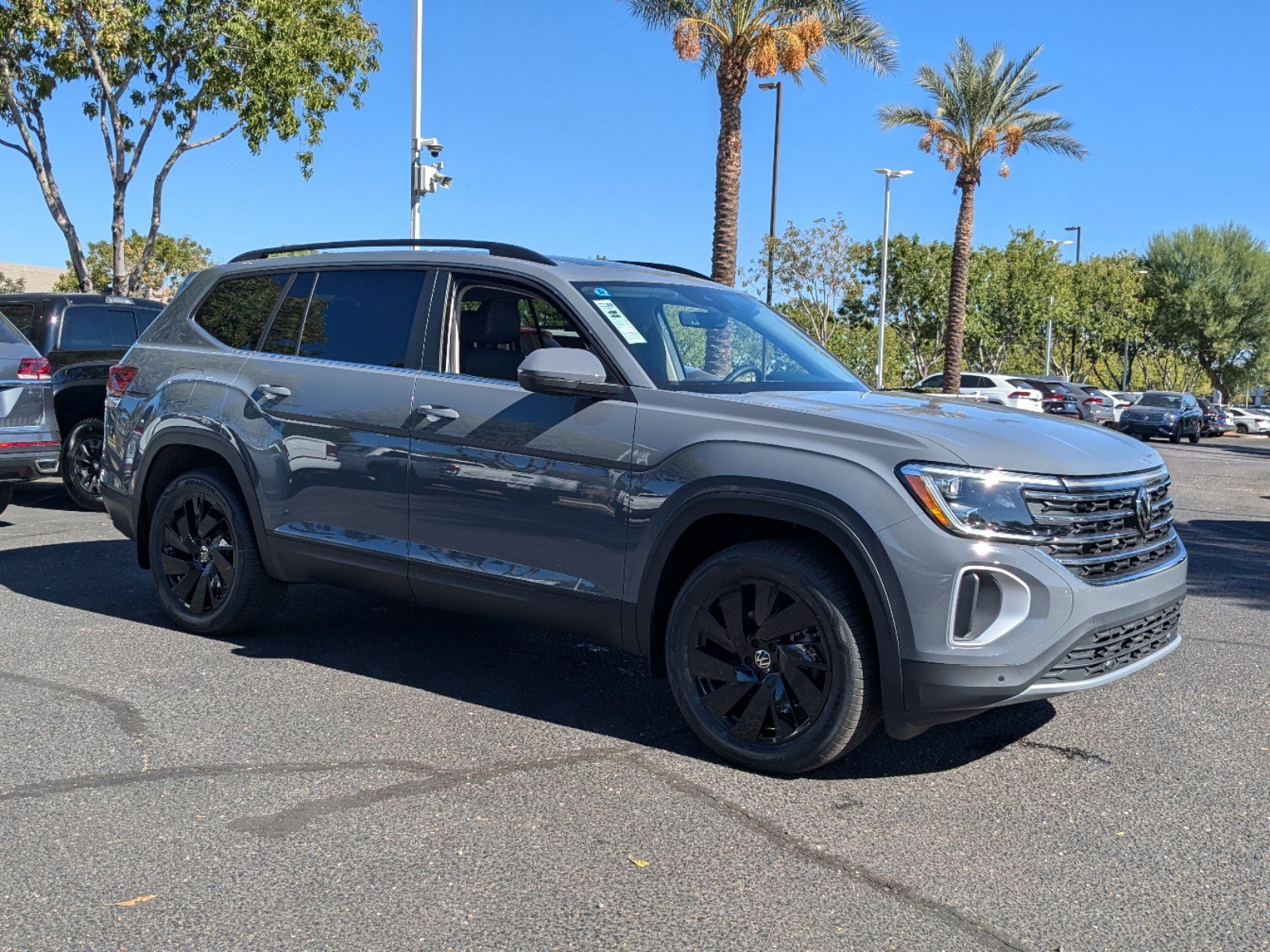 2025 Volkswagen Atlas SE Technology photo 4