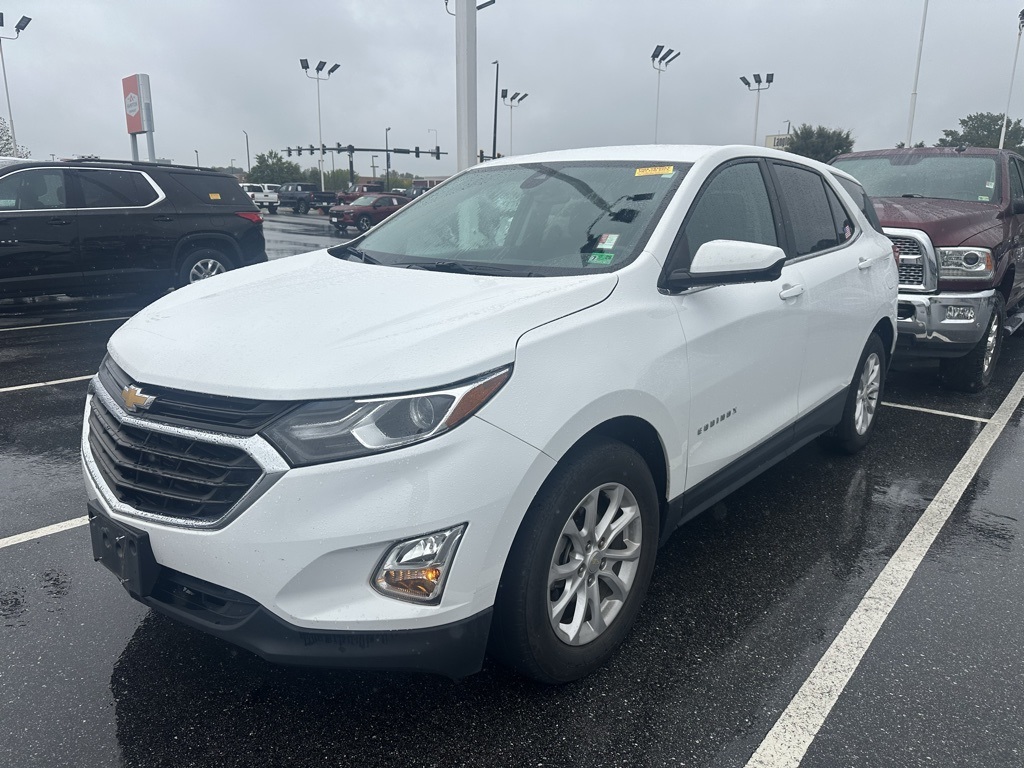 2021 Chevrolet Equinox LT photo 2