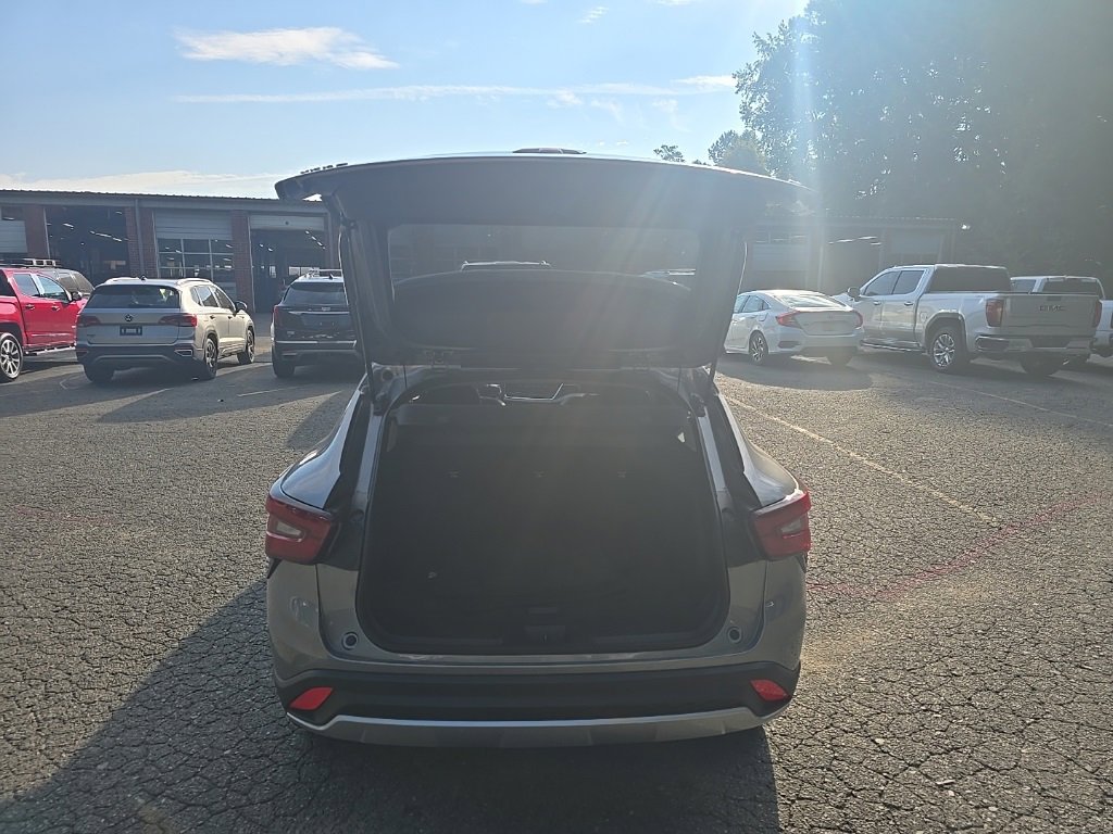 2024 Chevrolet Trax LT photo 19