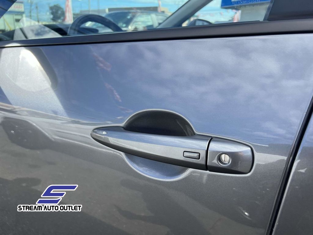 2024 Nissan Rogue SV photo 5