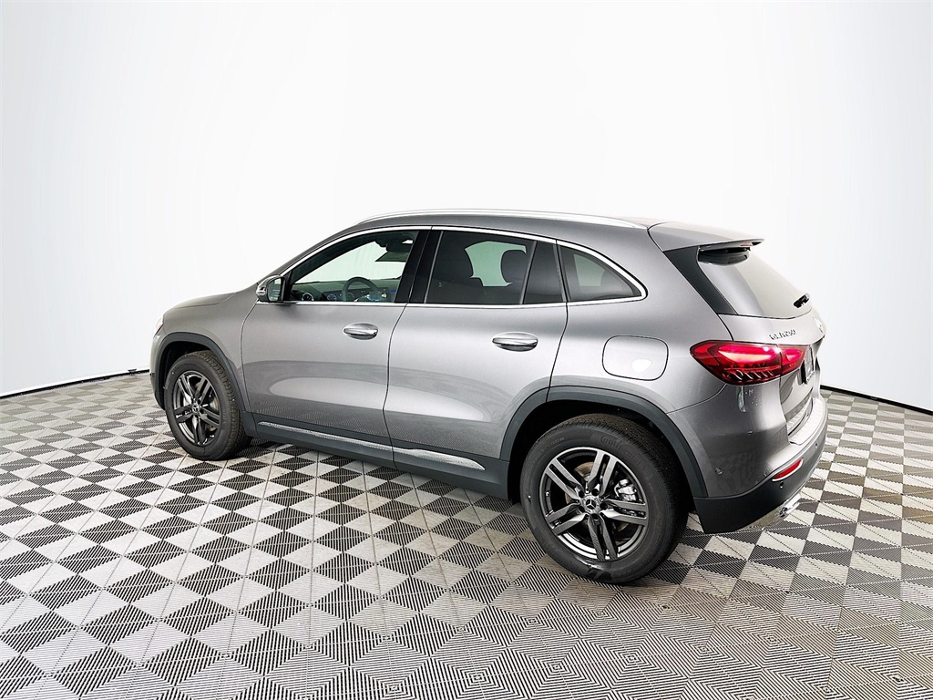2026 Mercedes Benz GLA 250 4MATIC photo 4