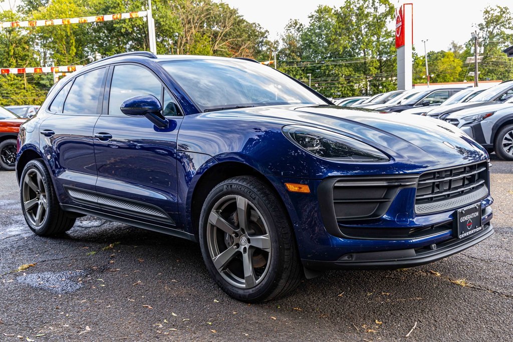 2022 Porsche Macan Base