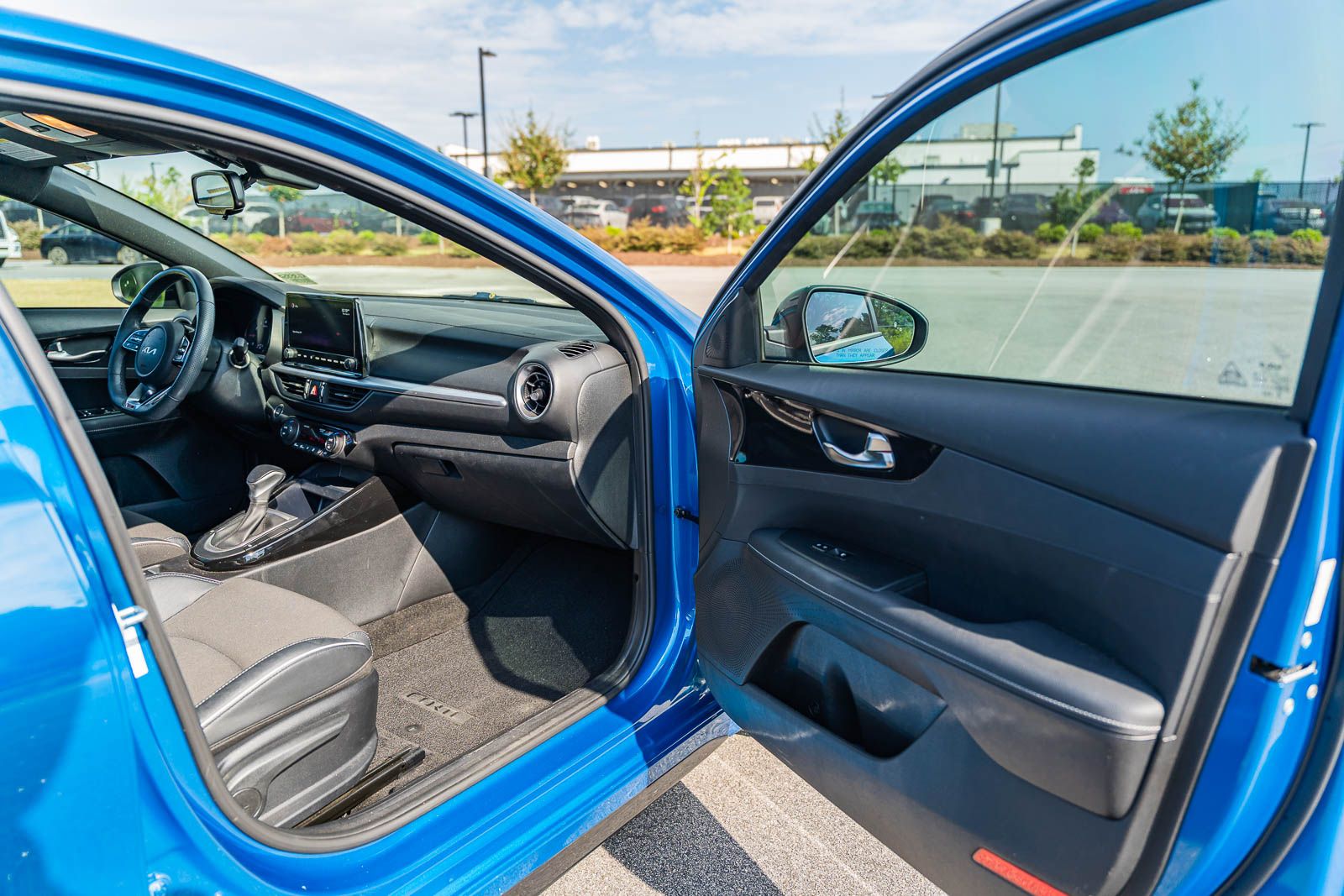 2022 Kia Forte GT-Line photo 11