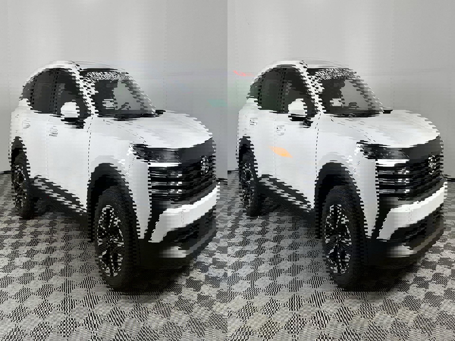 2025 Nissan Kicks SV photo 2