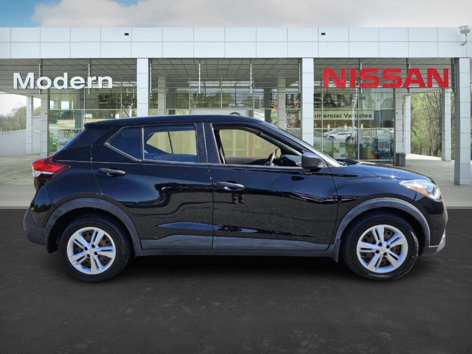 2020 Nissan Kicks S photo 3