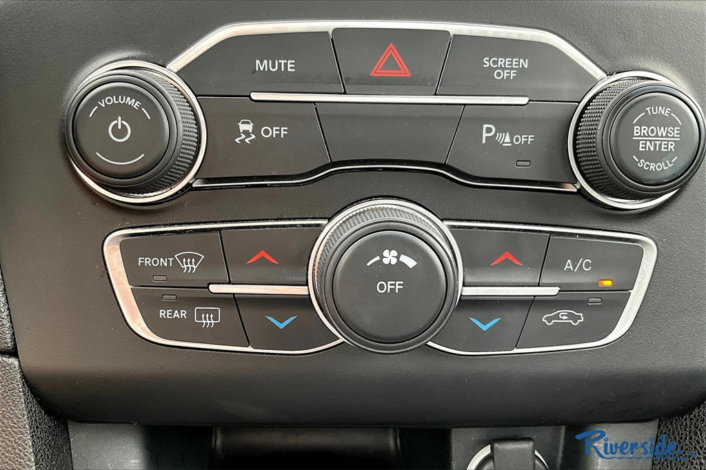 2023 Dodge Charger SXT photo 13