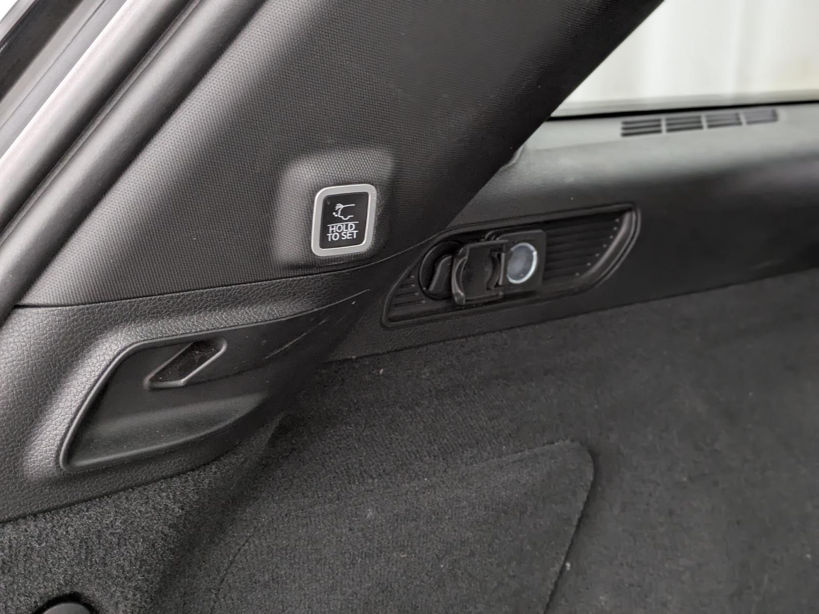 2022 Jeep Cherokee Summit 4xe photo 2