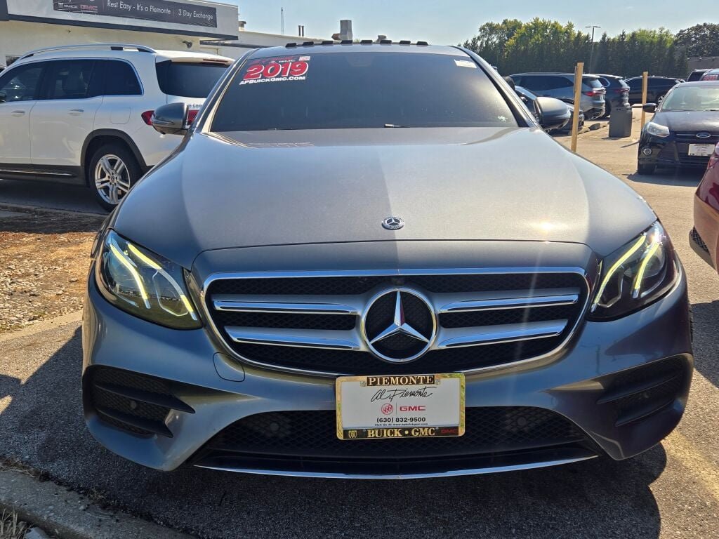 2019 Mercedes Benz E 300 4MATIC Sedan photo 2