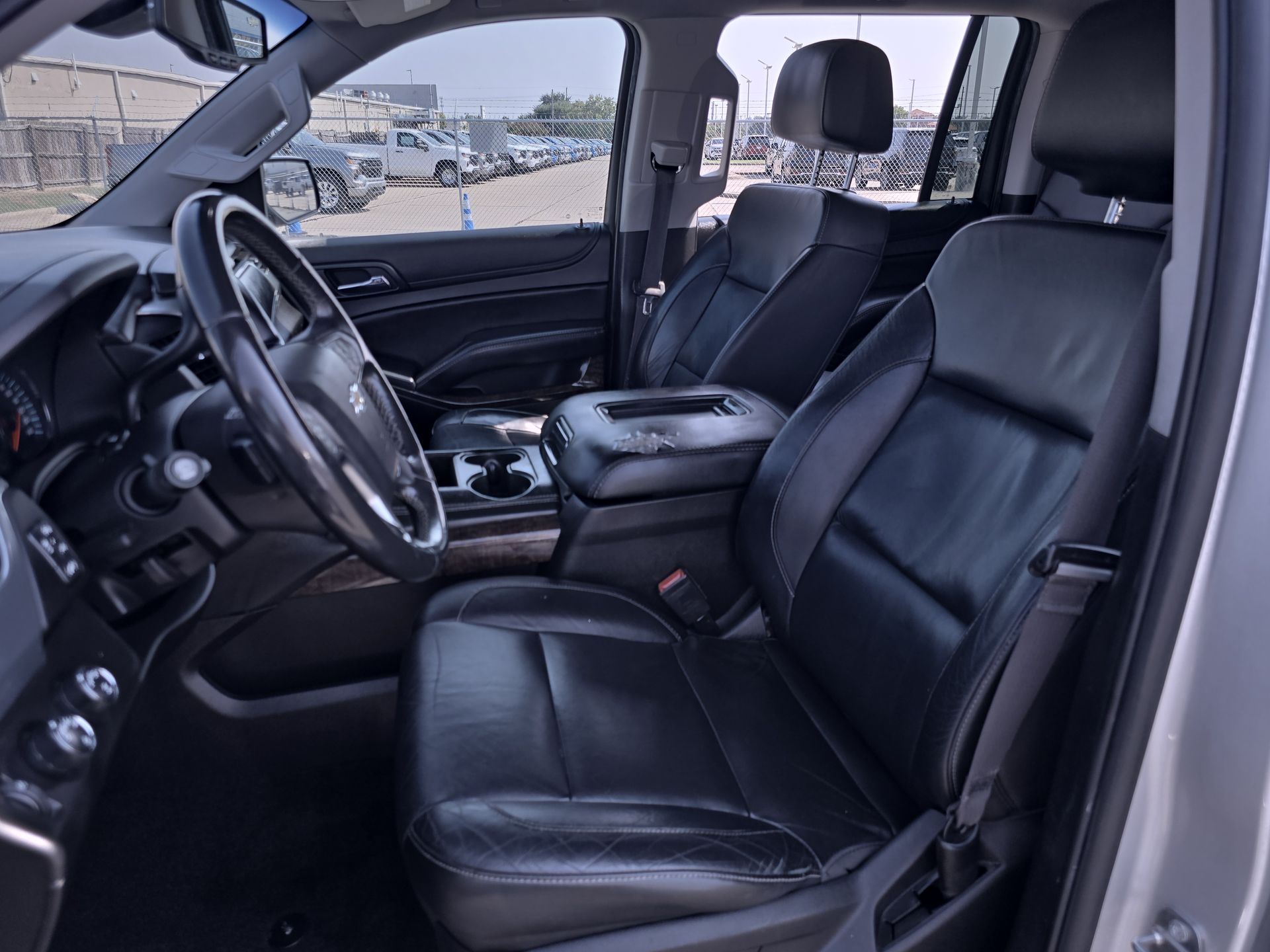 2017 Chevrolet Suburban LT photo 16