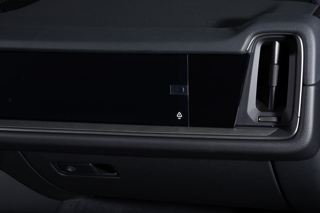 2026 Porsche Cayenne S E-Hybrid photo 21