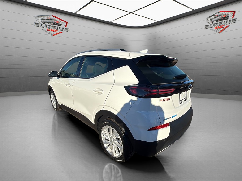 2022 Chevrolet Bolt EUV photo 3