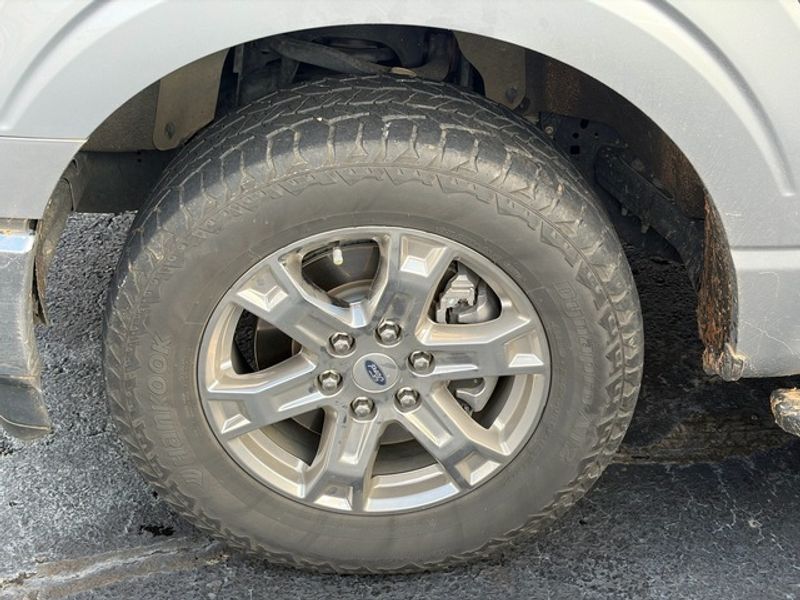 2021 Ford F-150 XLT photo 3