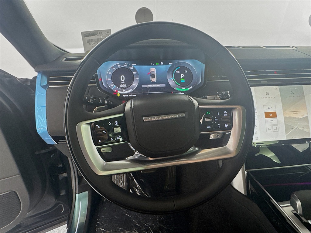 2025 Land Rover Range Rover SE photo 11