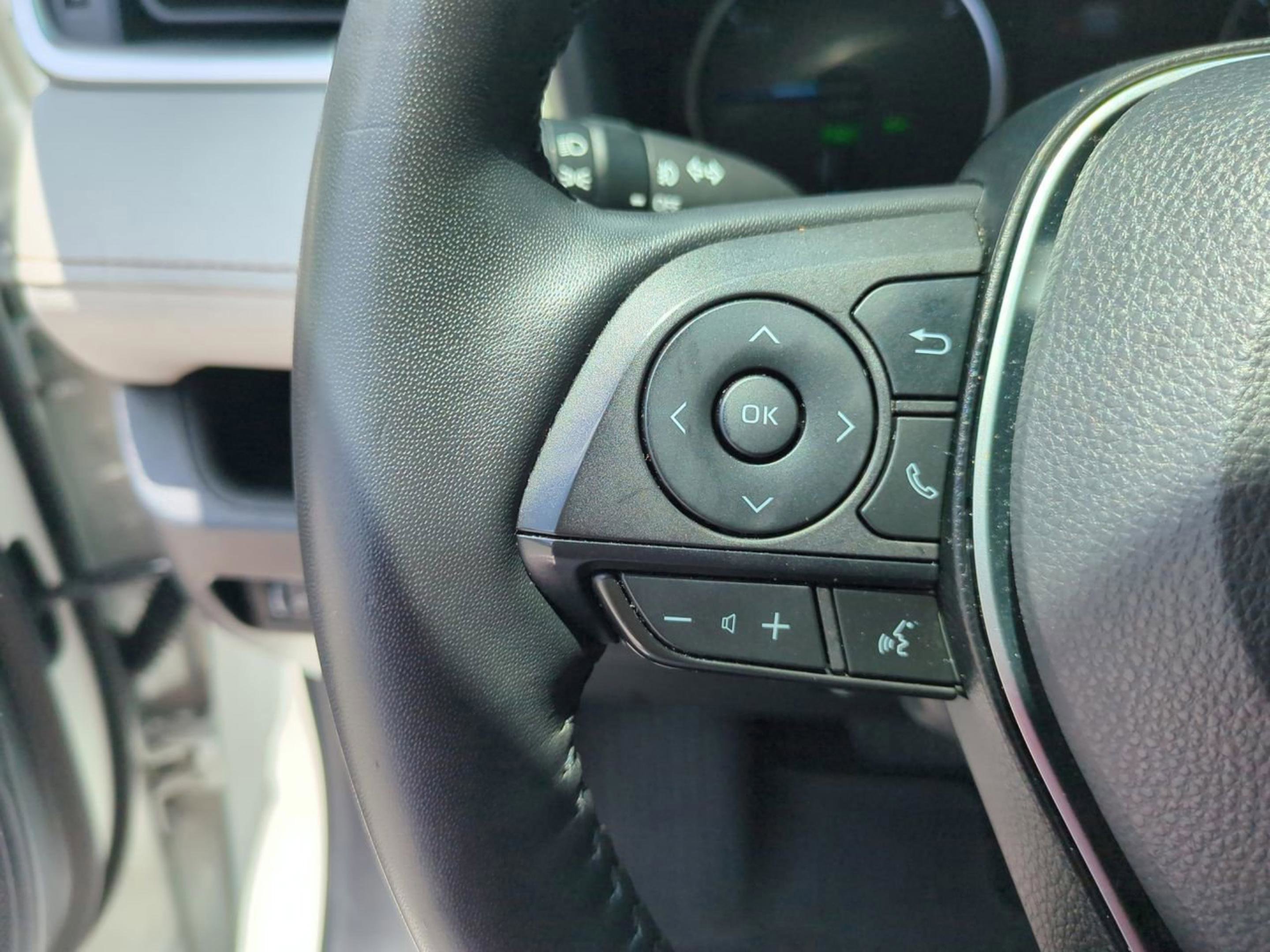 2022 Toyota RAV4 XLE Premium photo 25