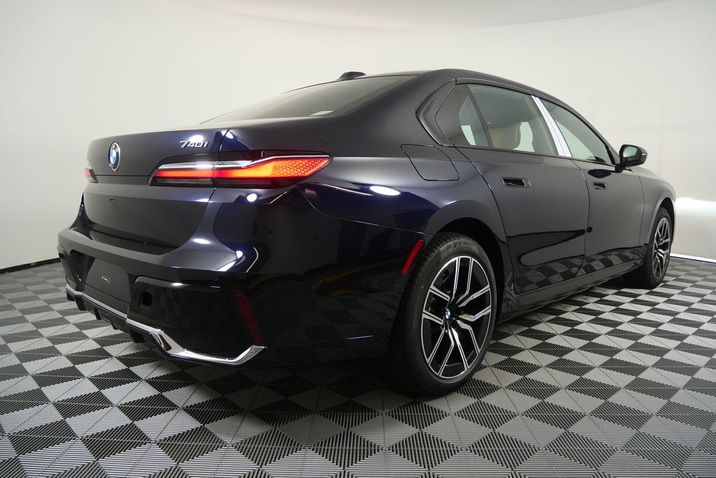 2025 Bmw 740i photo 2