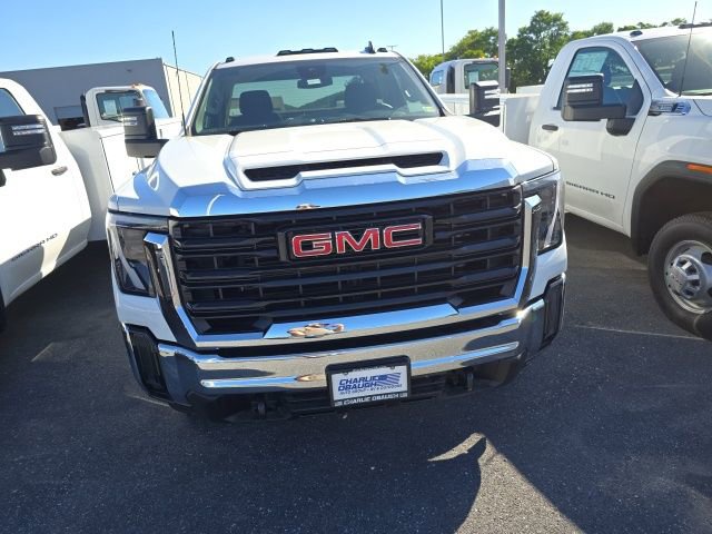 2024 Gmc Sierra 3500 HD Pro photo 2