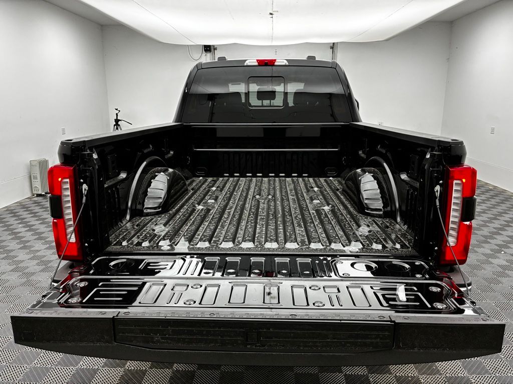 2026 Ford F-250 Lariat photo 18