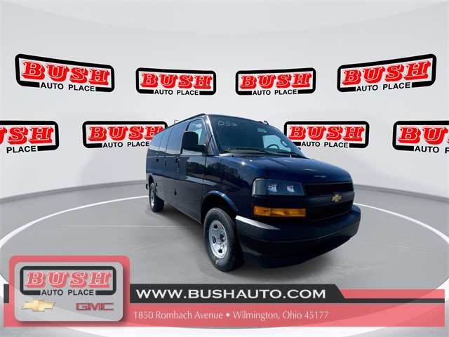 2025 Chevrolet Express Cargo 3500 photo 4