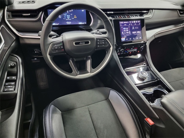 2023 Jeep Grand Cherokee Altitude photo 32