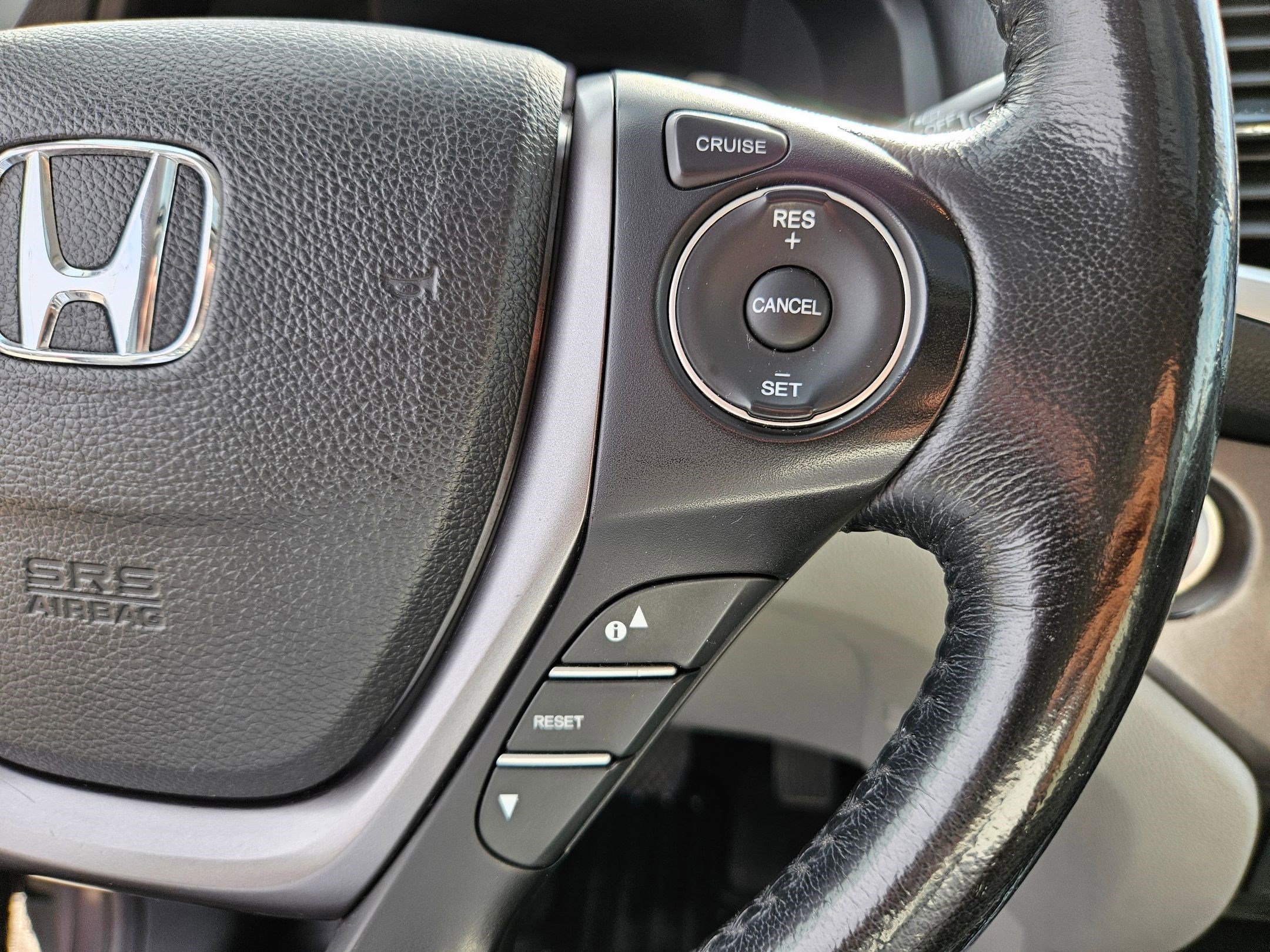 2016 Honda Pilot EX-L photo 17