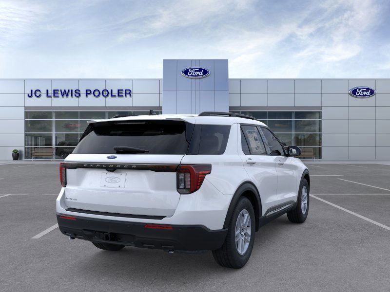 2025 Ford Explorer photo 8